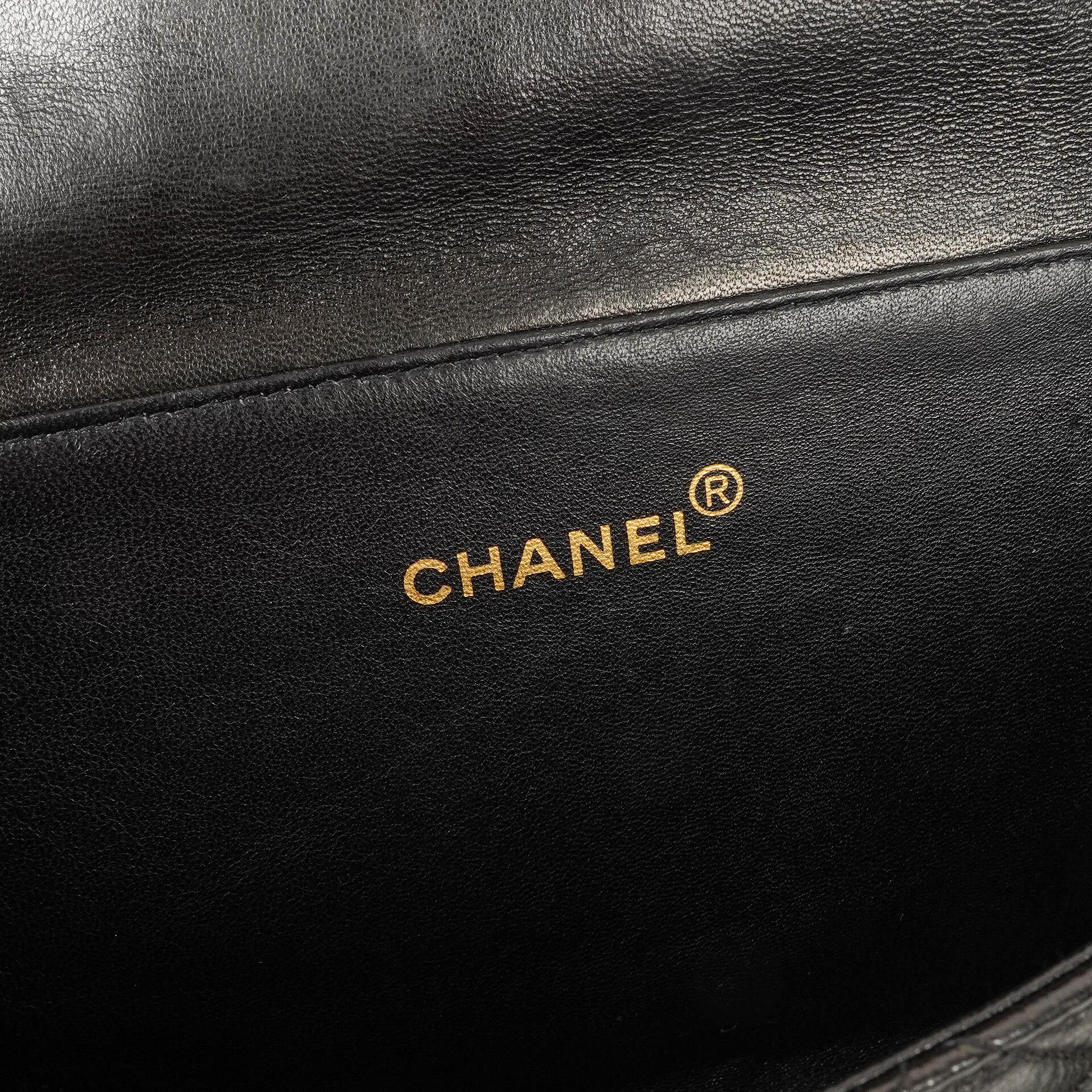 Chanel Wendedesign Clutch aus schwarzem Lammleder mit 24K-vergoldeten Beschlägen
