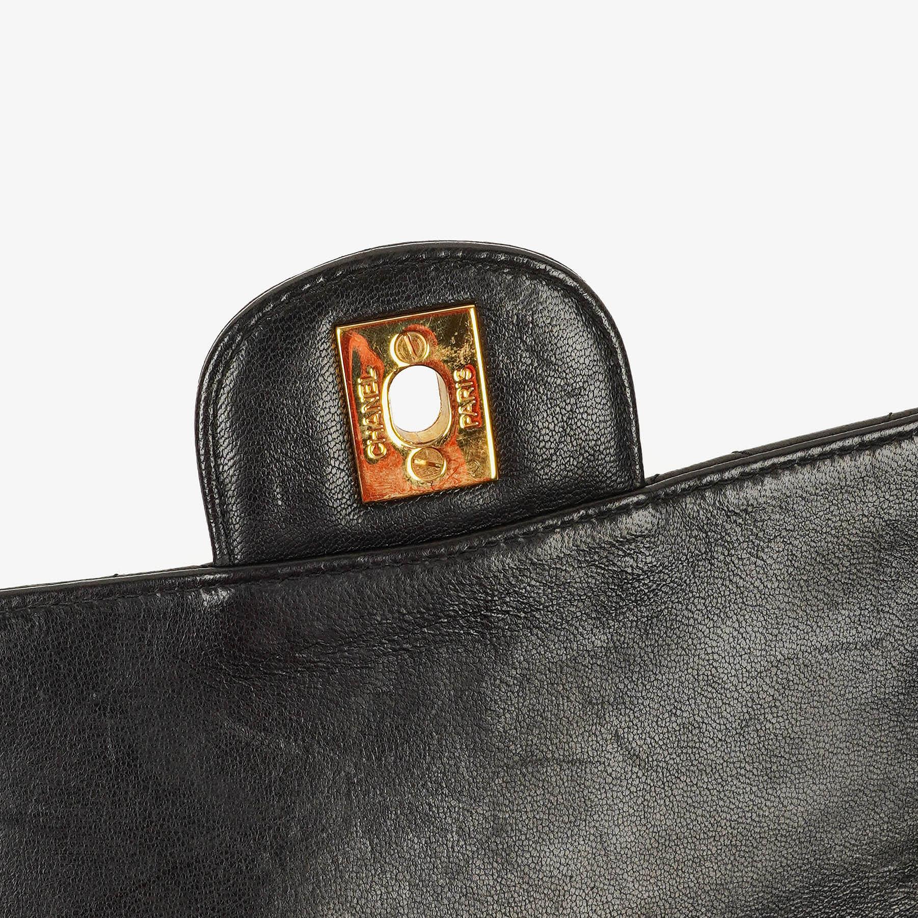 Chanel Wendedesign Clutch aus schwarzem Lammleder mit 24K-vergoldeten Beschlägen