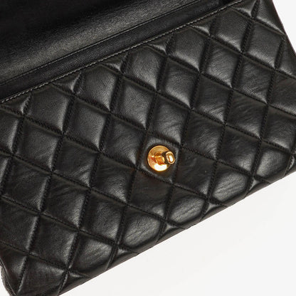 Chanel Wendedesign Clutch aus schwarzem Lammleder mit 24K-vergoldeten Beschlägen