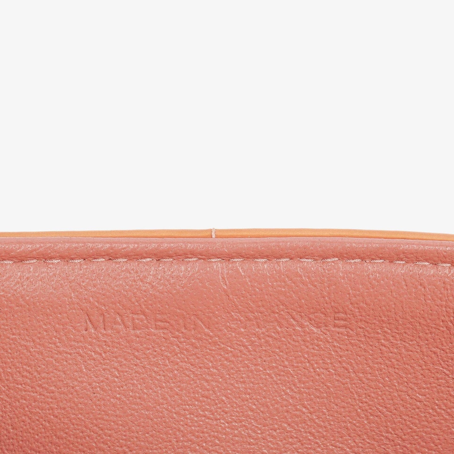 Chanel East West Chocolate Bar Flap Tasche aus Lackleder
