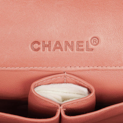 Chanel East West Chocolate Bar Flap Tasche aus Lackleder
