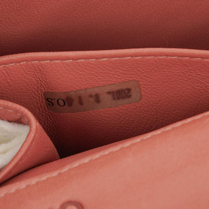 Chanel East West Chocolate Bar Flap Tasche aus Lackleder
