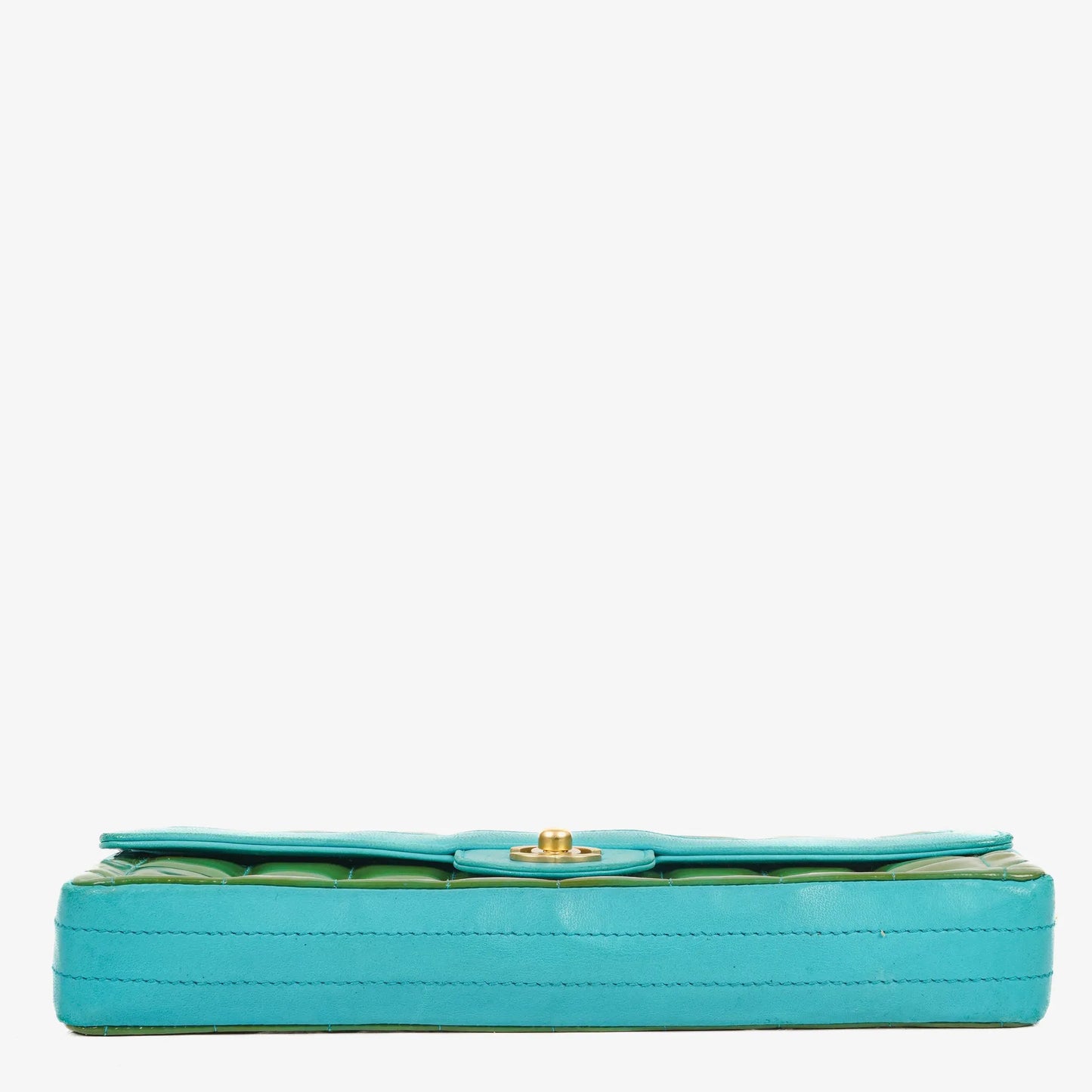 Chanel East West Chocolate Bar Flap Tasche aus Lackleder