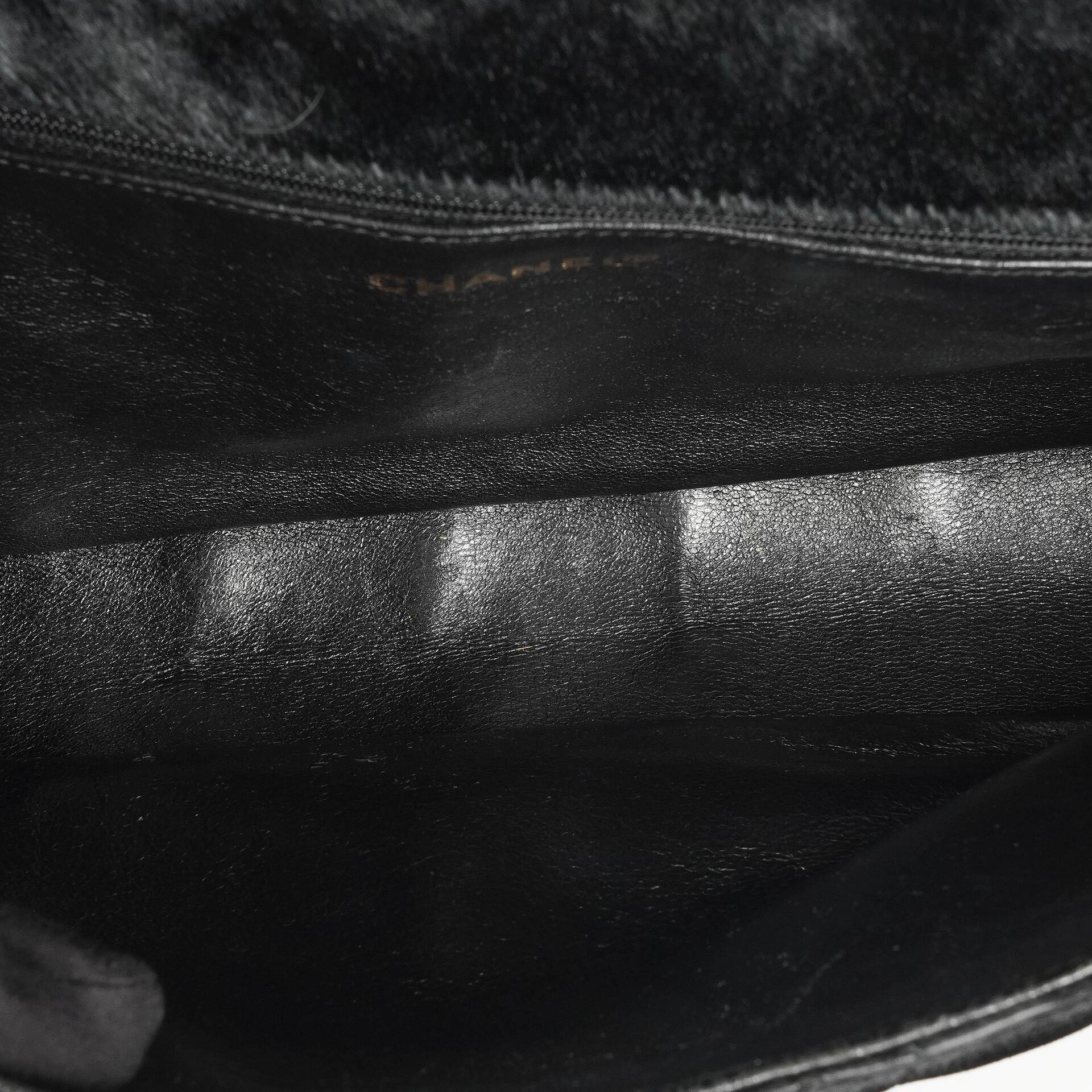 Chanel East West Flap Bag aus Ponyhaar Samt Schokoladenriegel mit goldfarbener Hardware