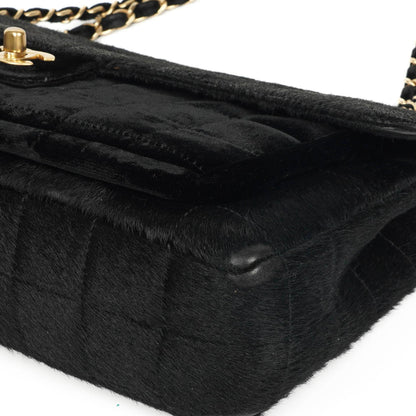 Chanel East West Flap Bag aus Ponyhaar Samt Schokoladenriegel mit goldfarbener Hardware