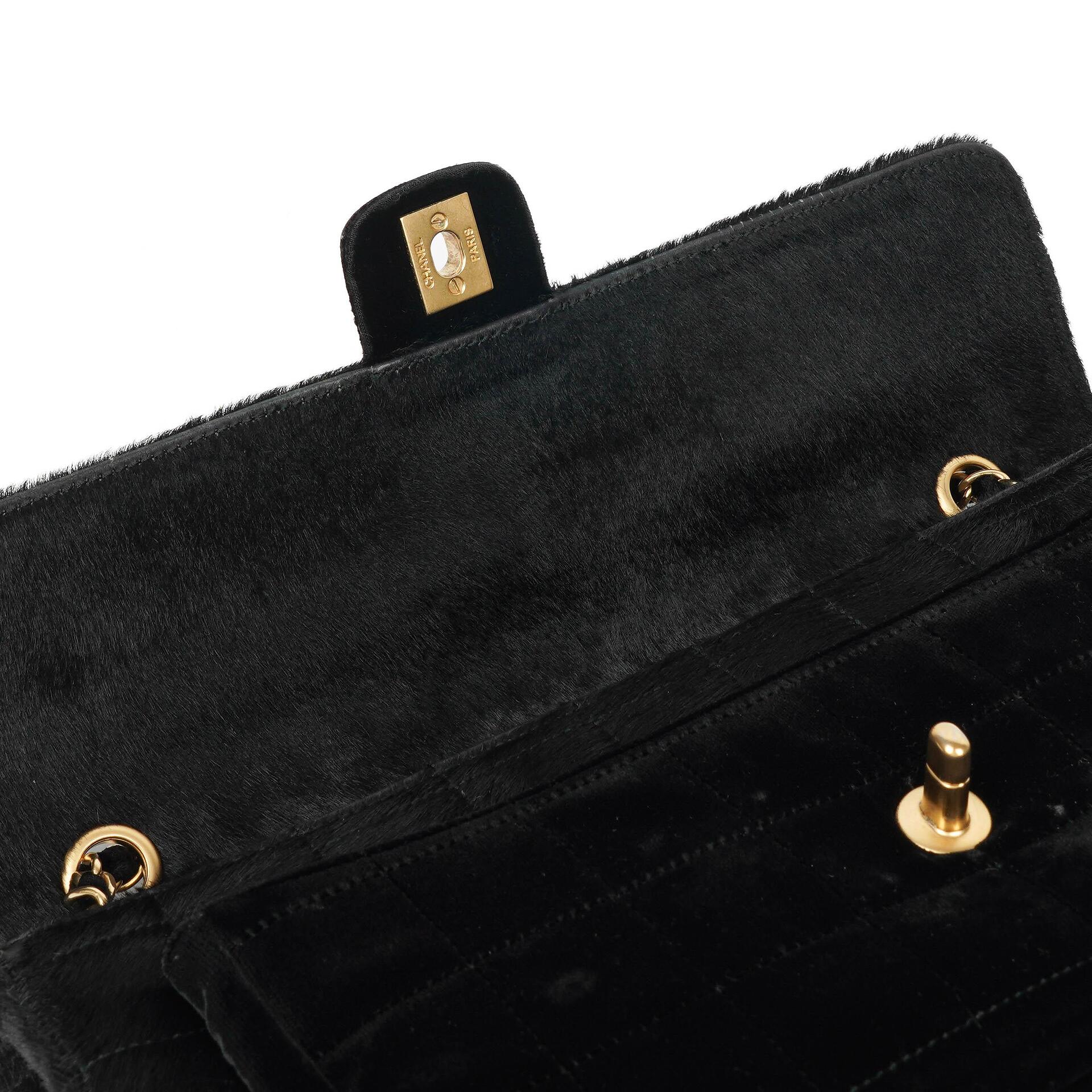 Chanel East West Flap Bag aus Ponyhaar Samt Schokoladenriegel mit goldfarbener Hardware