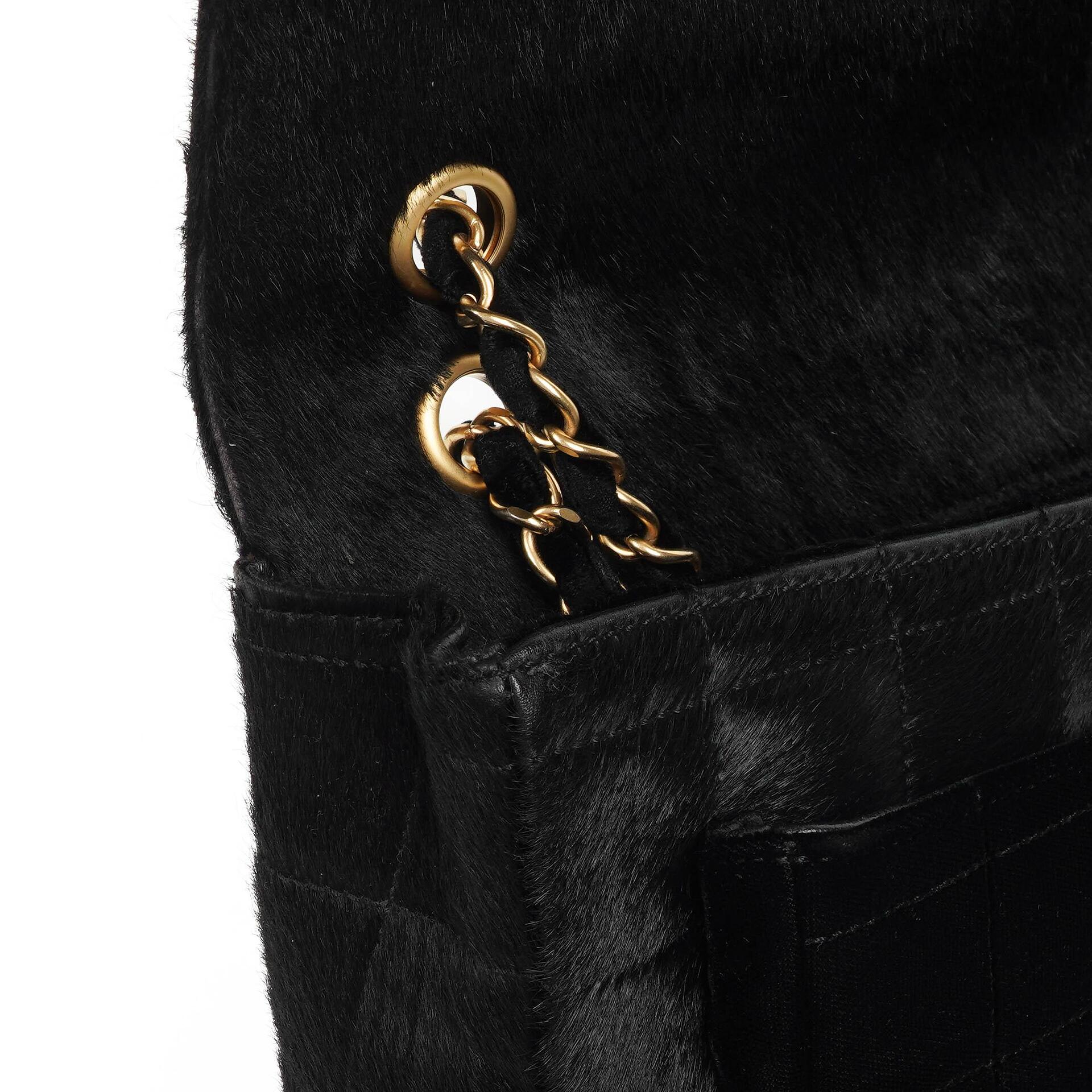 Chanel East West Flap Bag aus Ponyhaar Samt Schokoladenriegel mit goldfarbener Hardware