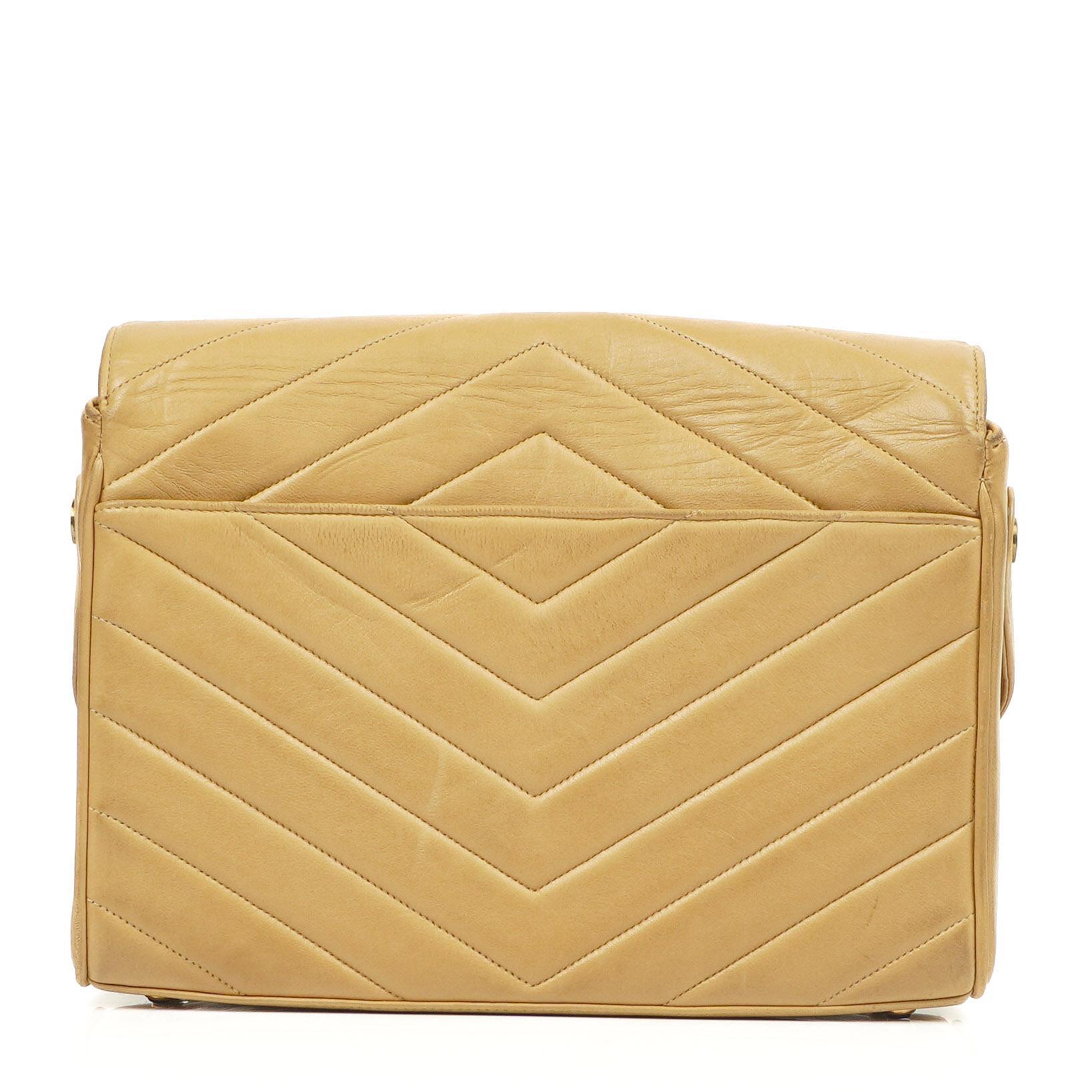 Chanel Envelope Beige Chevron Gesteppt Crossbody Tasche Mit 24K Vergoldeten Beschlägen
