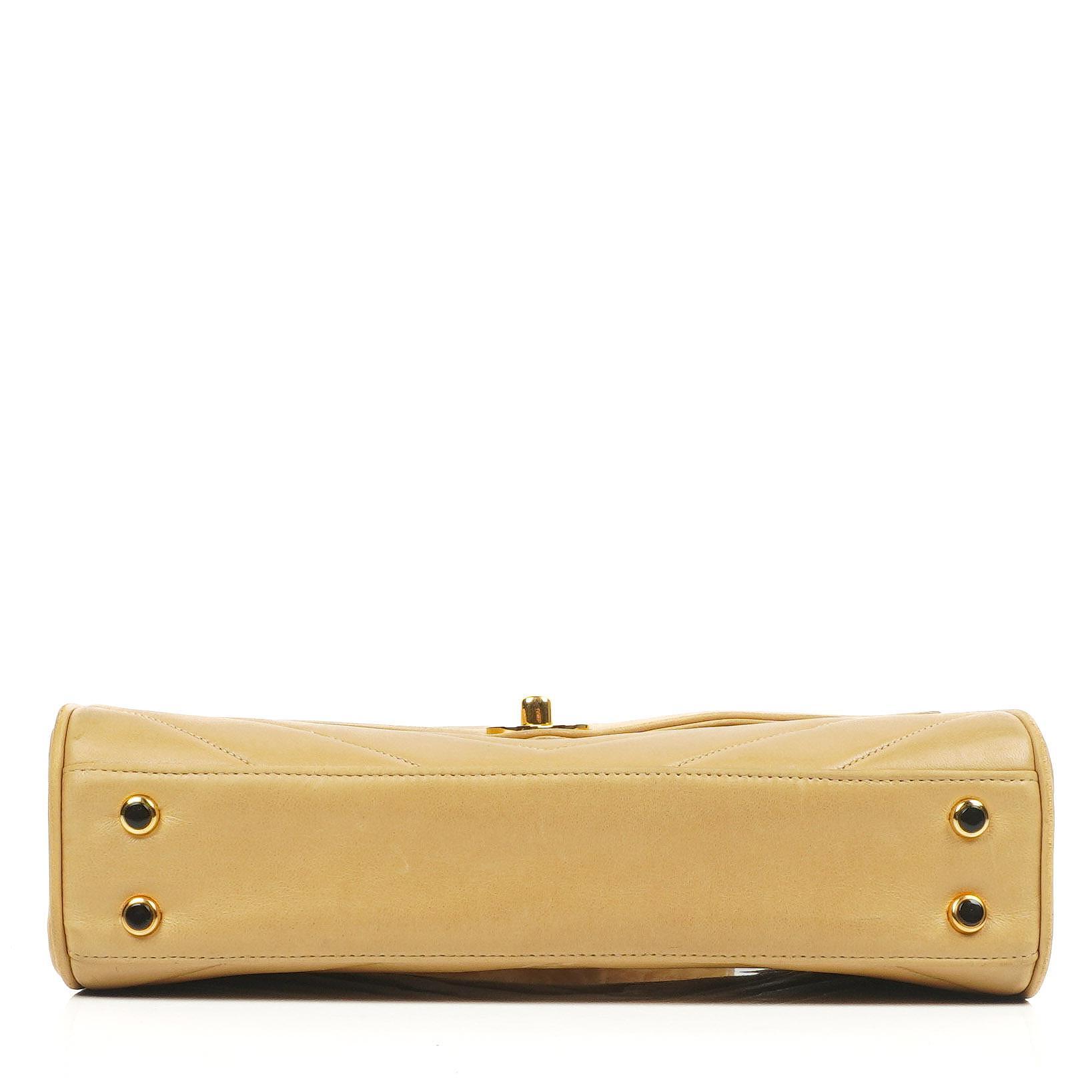 Chanel Envelope Beige Chevron Gesteppt Crossbody Tasche Mit 24K Vergoldeten Beschlägen