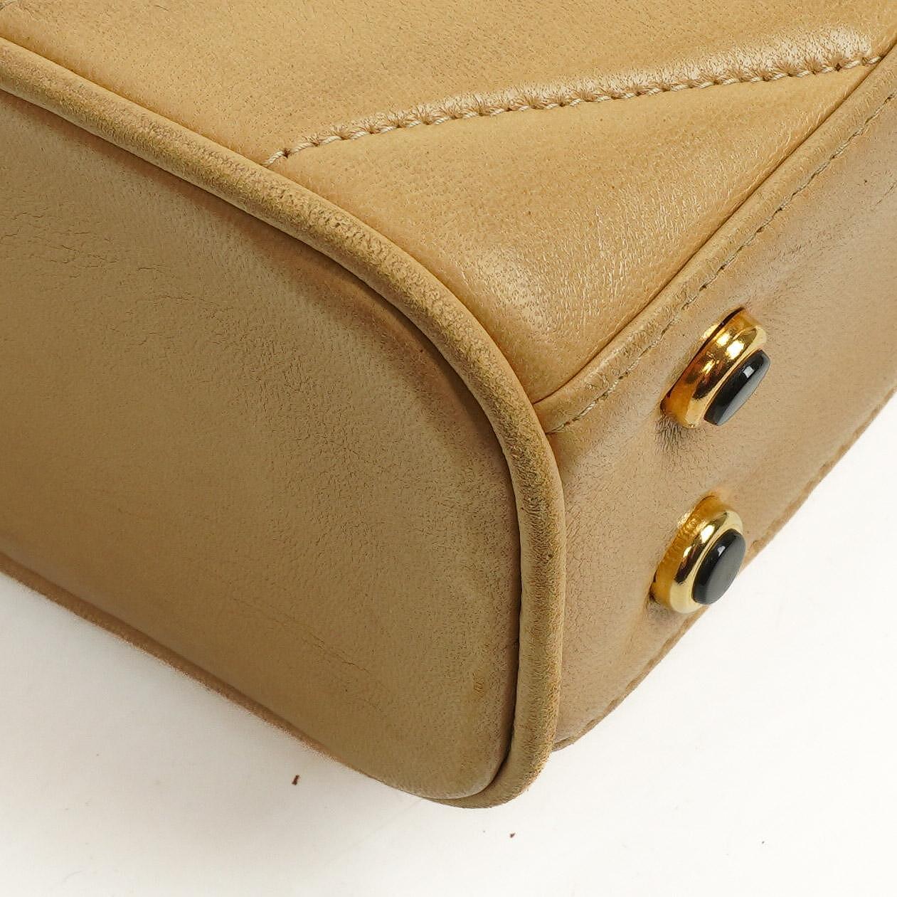 Chanel Envelope Beige Chevron Gesteppt Crossbody Tasche Mit 24K Vergoldeten Beschlägen