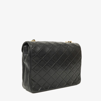 Chanel Envelope Flap Tasche Schwarz Gepolstertes Lammleder mit 24K Vergoldeten Beschlägen