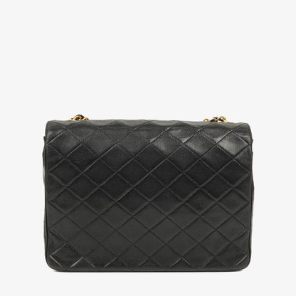 Chanel Envelope Flap Tasche Schwarz Gepolstertes Lammleder mit 24K Vergoldeten Beschlägen