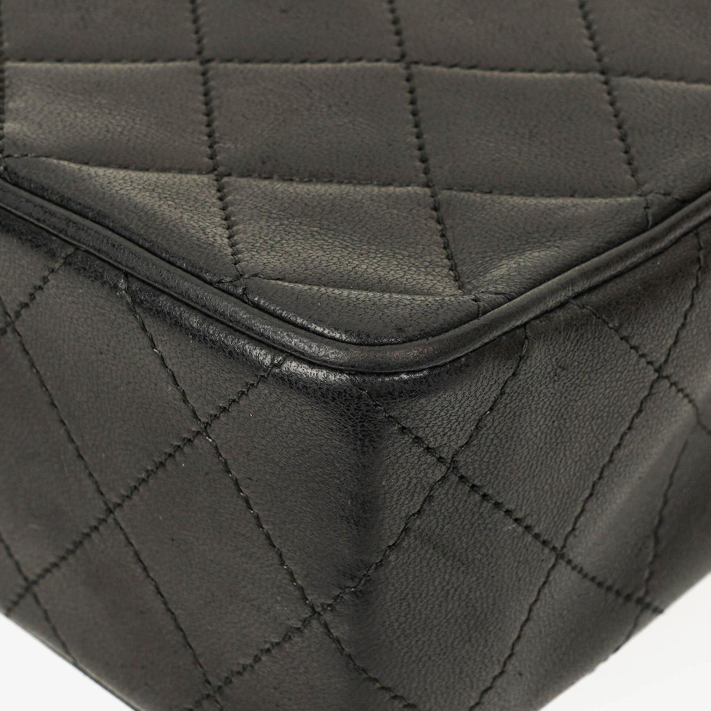 Chanel Envelope Flap Tasche Schwarz Gepolstertes Lammleder mit 24K Vergoldeten Beschlägen