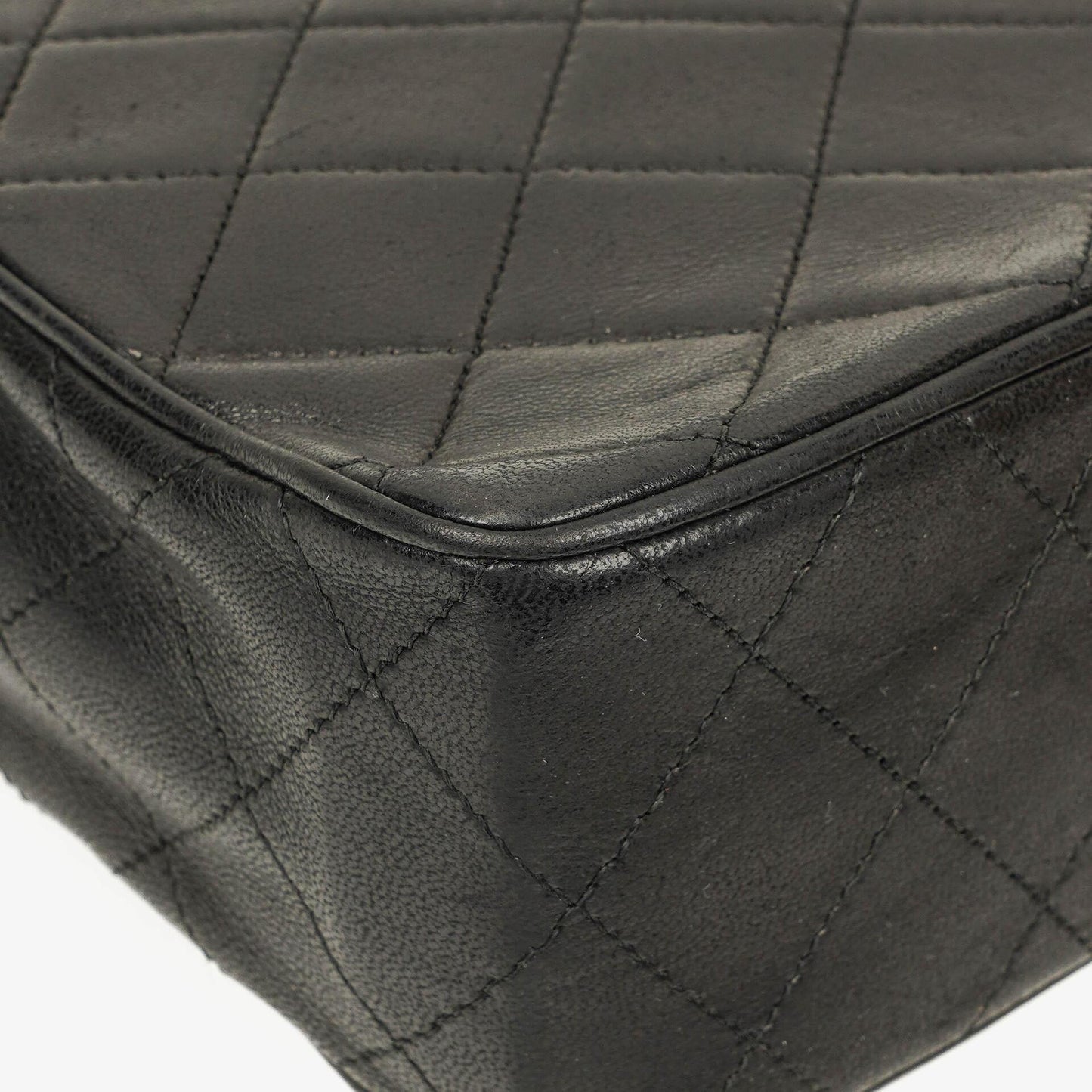 Chanel Envelope Flap Tasche Schwarz Gepolstertes Lammleder mit 24K Vergoldeten Beschlägen