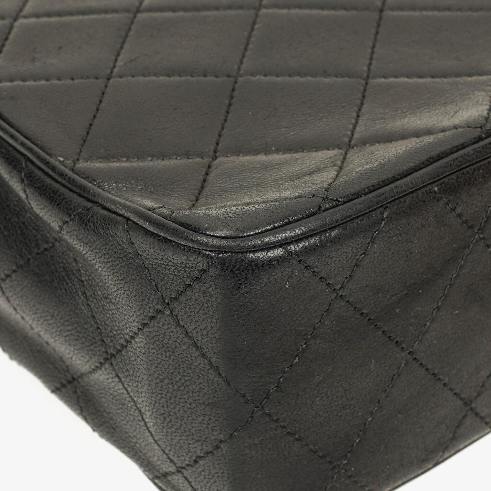 Chanel Envelope Flap Tasche Schwarz Gepolstertes Lammleder mit 24K Vergoldeten Beschlägen