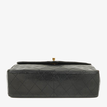 Chanel Envelope Flap Tasche Schwarz Gepolstertes Lammleder mit 24K Vergoldeten Beschlägen