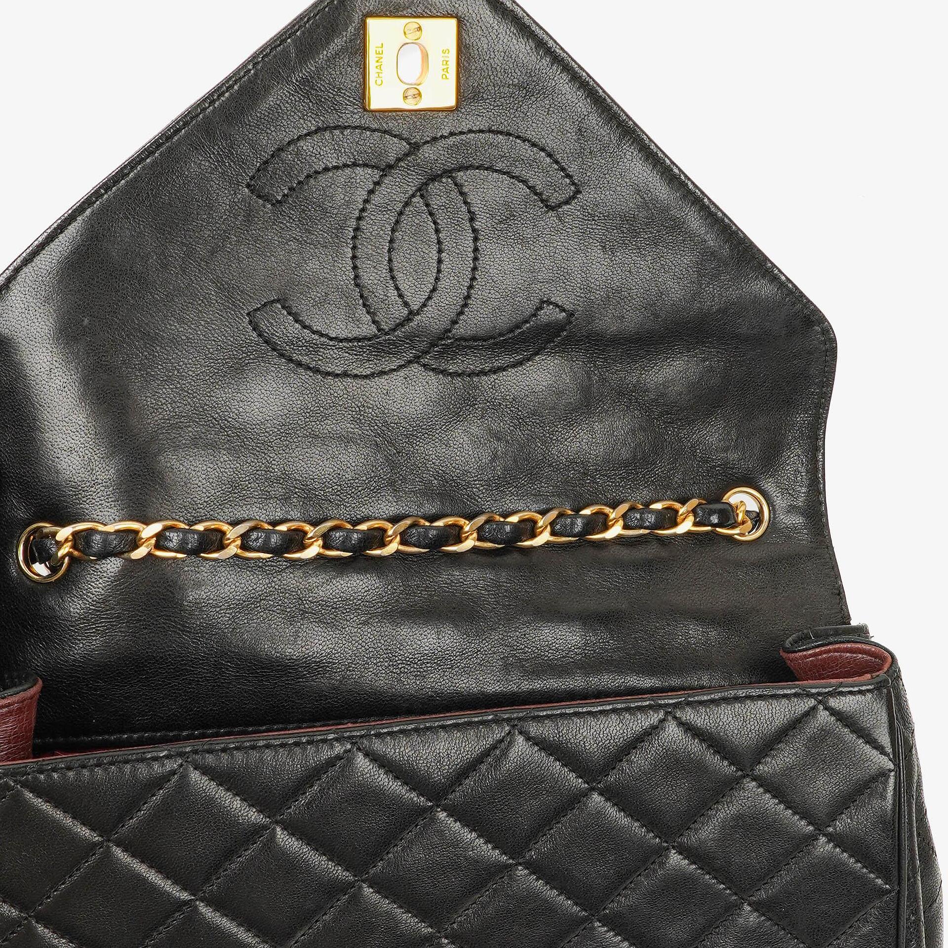 Chanel Envelope Flap Tasche Schwarz Gepolstertes Lammleder mit 24K Vergoldeten Beschlägen