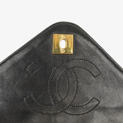 Chanel Envelope Flap Tasche Schwarz Gepolstertes Lammleder mit 24K Vergoldeten Beschlägen