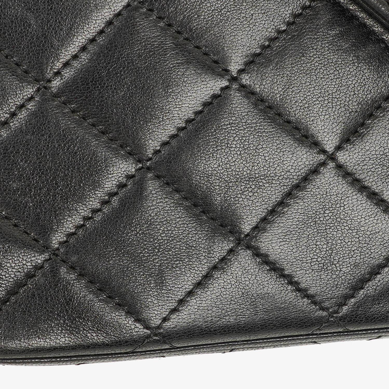 Chanel Envelope Flap Tasche Schwarz Gepolstertes Lammleder mit 24K Vergoldeten Beschlägen