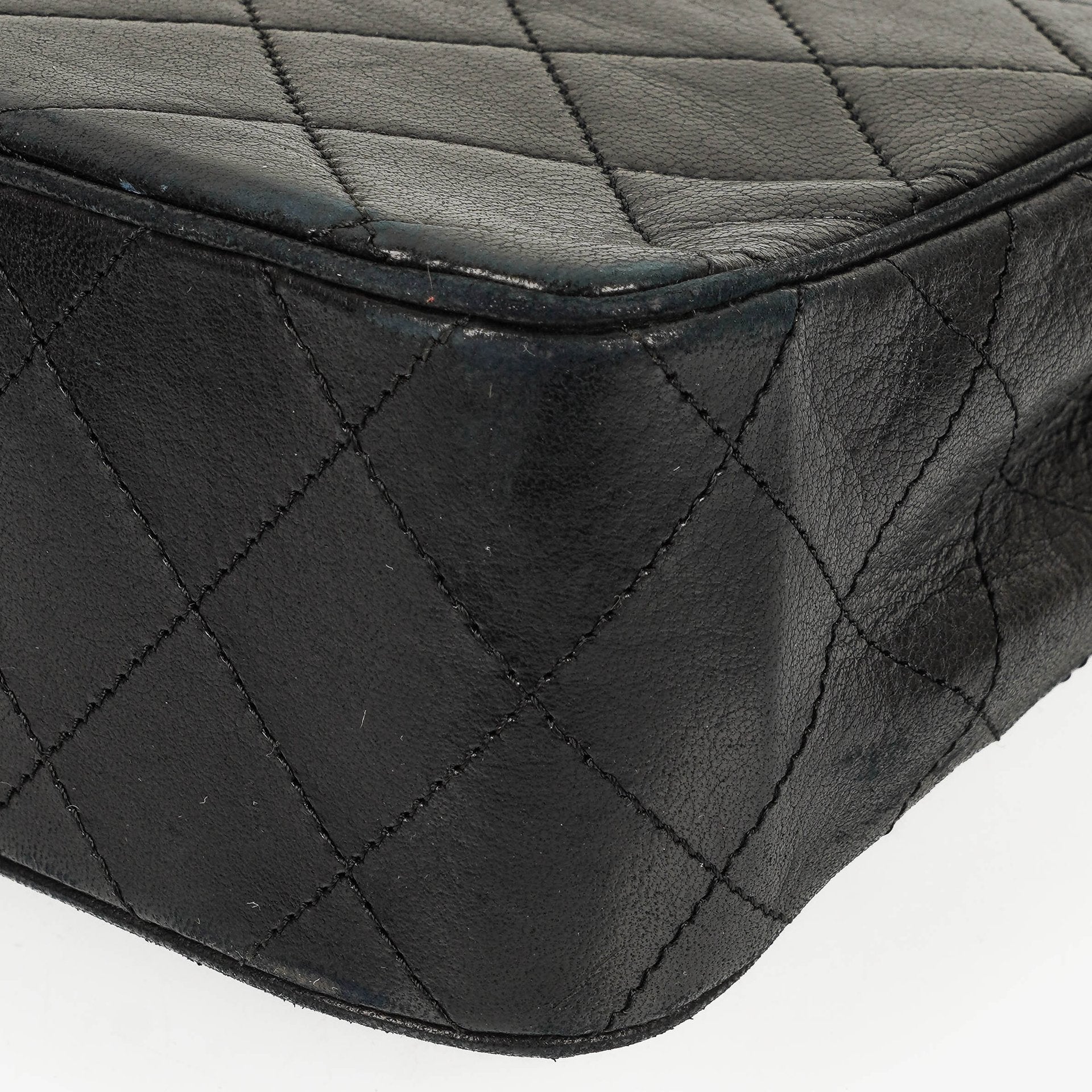 Chanel Envelope Flap Tasche aus schwarzem gestepptem Lammleder mit 24K vergoldeten Beschlägen