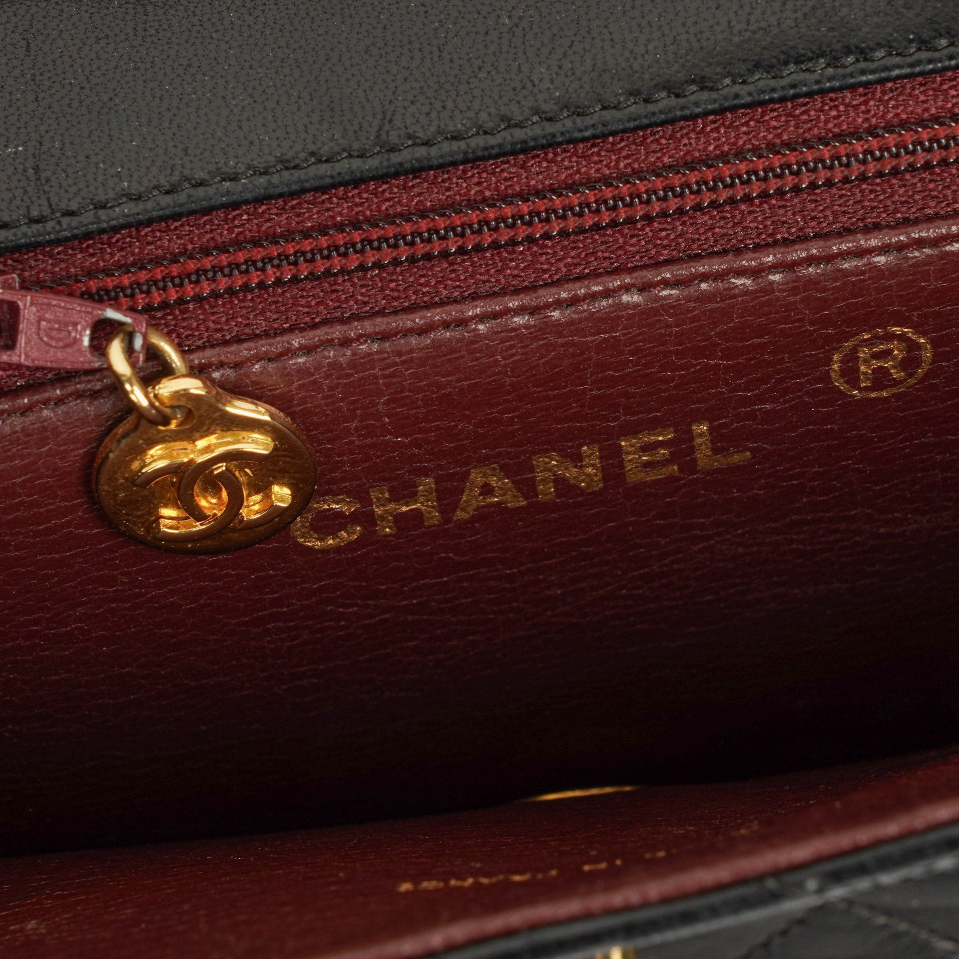 Chanel Envelope Flap Tasche aus schwarzem gestepptem Lammleder mit 24K vergoldeten Beschlägen
