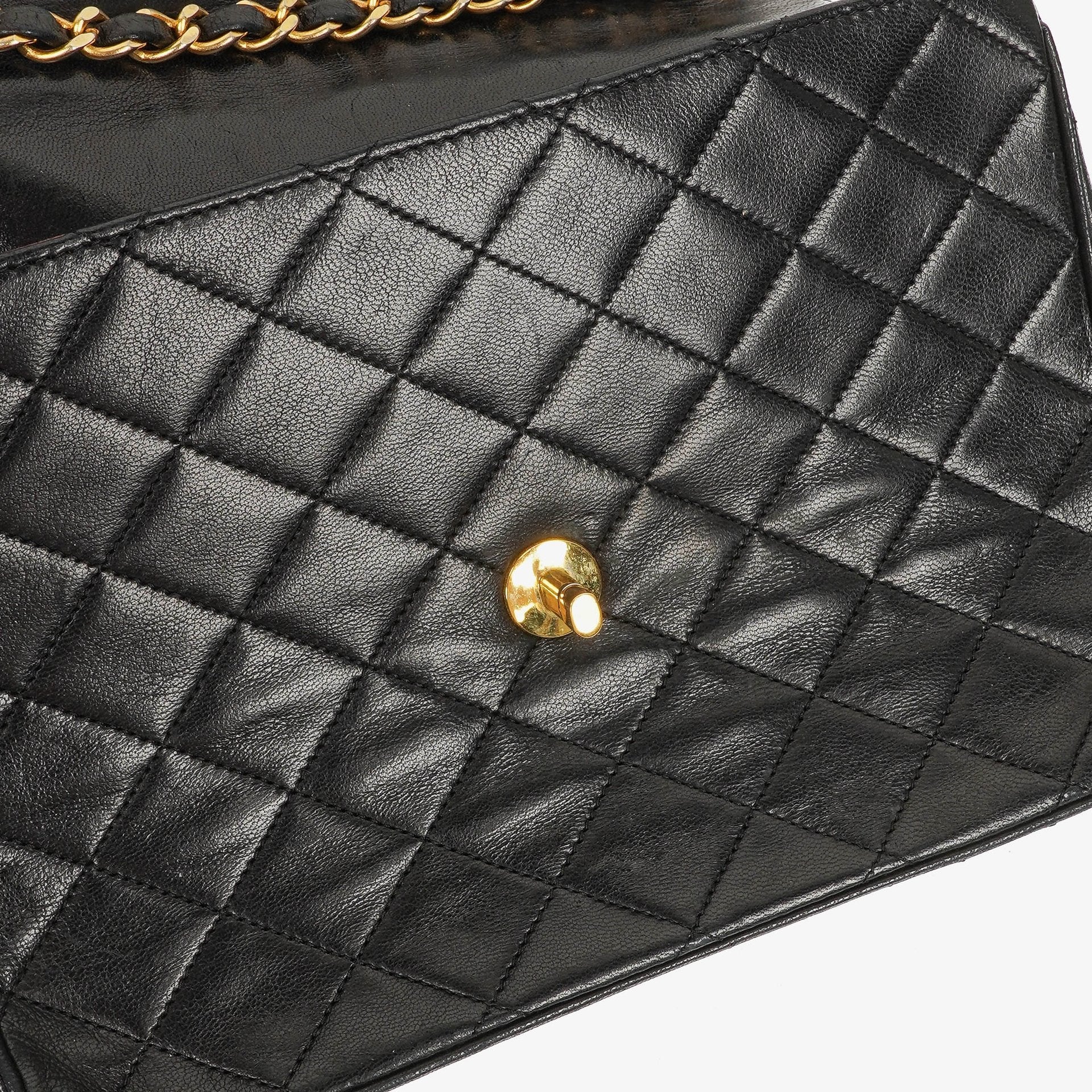 Chanel Envelope Flap Tasche aus schwarzem gestepptem Lammleder mit 24K vergoldeten Beschlägen