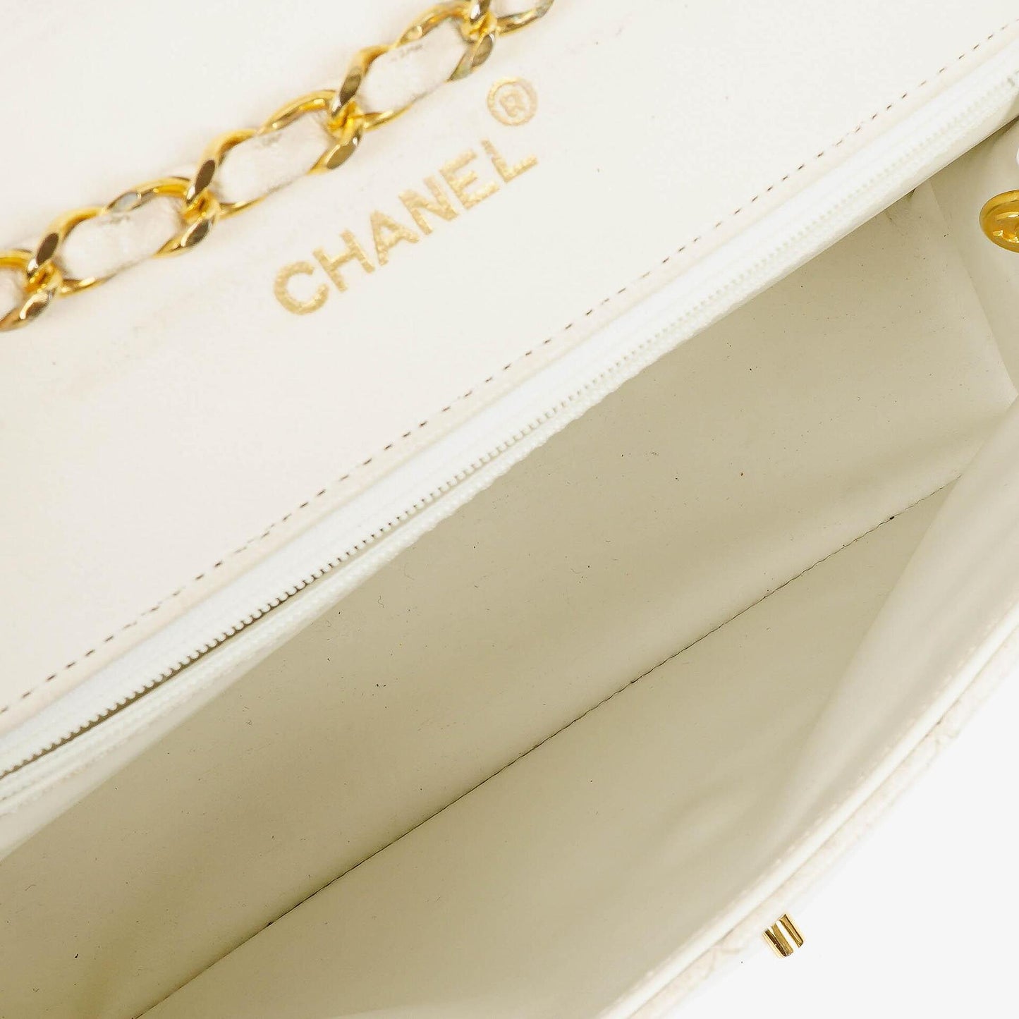 Chanel Umschlagklappe Tasche Weiß Gesteppt Lammleder mit 24K Vergoldeter Hardware
