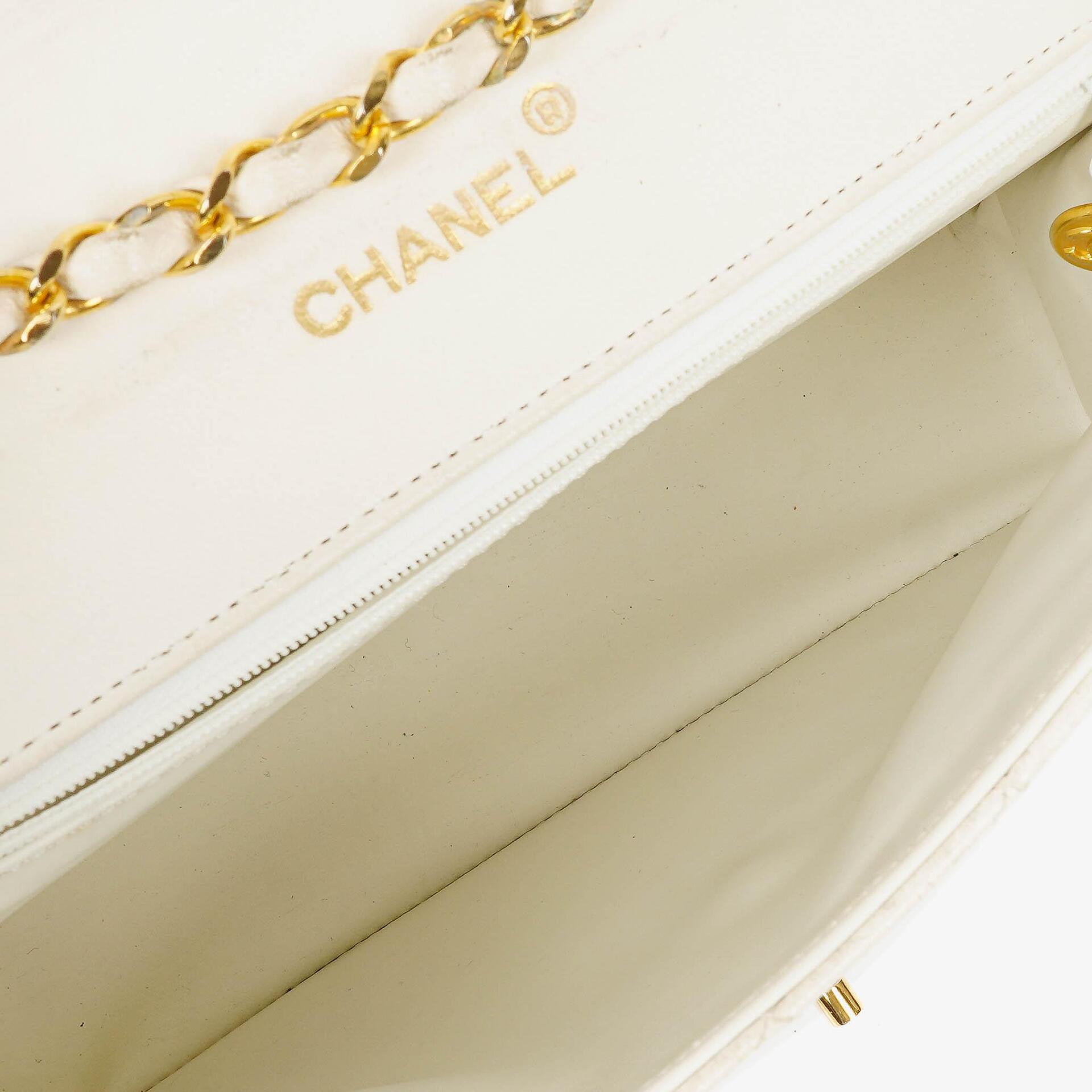Chanel Umschlagklappe Tasche Weiß Gesteppt Lammleder mit 24K Vergoldeter Hardware