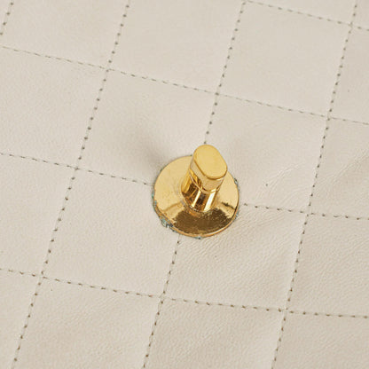 Chanel Umschlagklappe Tasche Weiß Gesteppt Lammleder mit 24K Vergoldeter Hardware