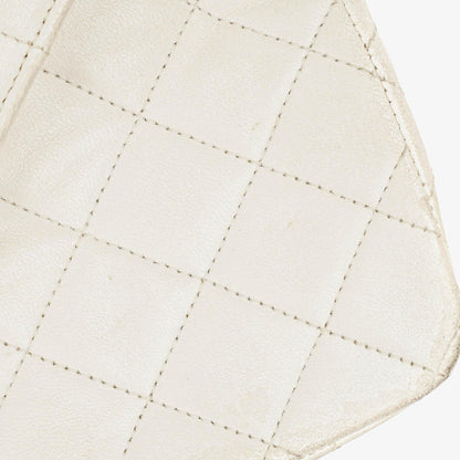 Chanel Umschlagklappe Tasche Weiß Gesteppt Lammleder mit 24K Vergoldeter Hardware