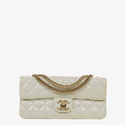 Chanel Evening Star East West Flap Bag aus weißem gestepptem Patentleder