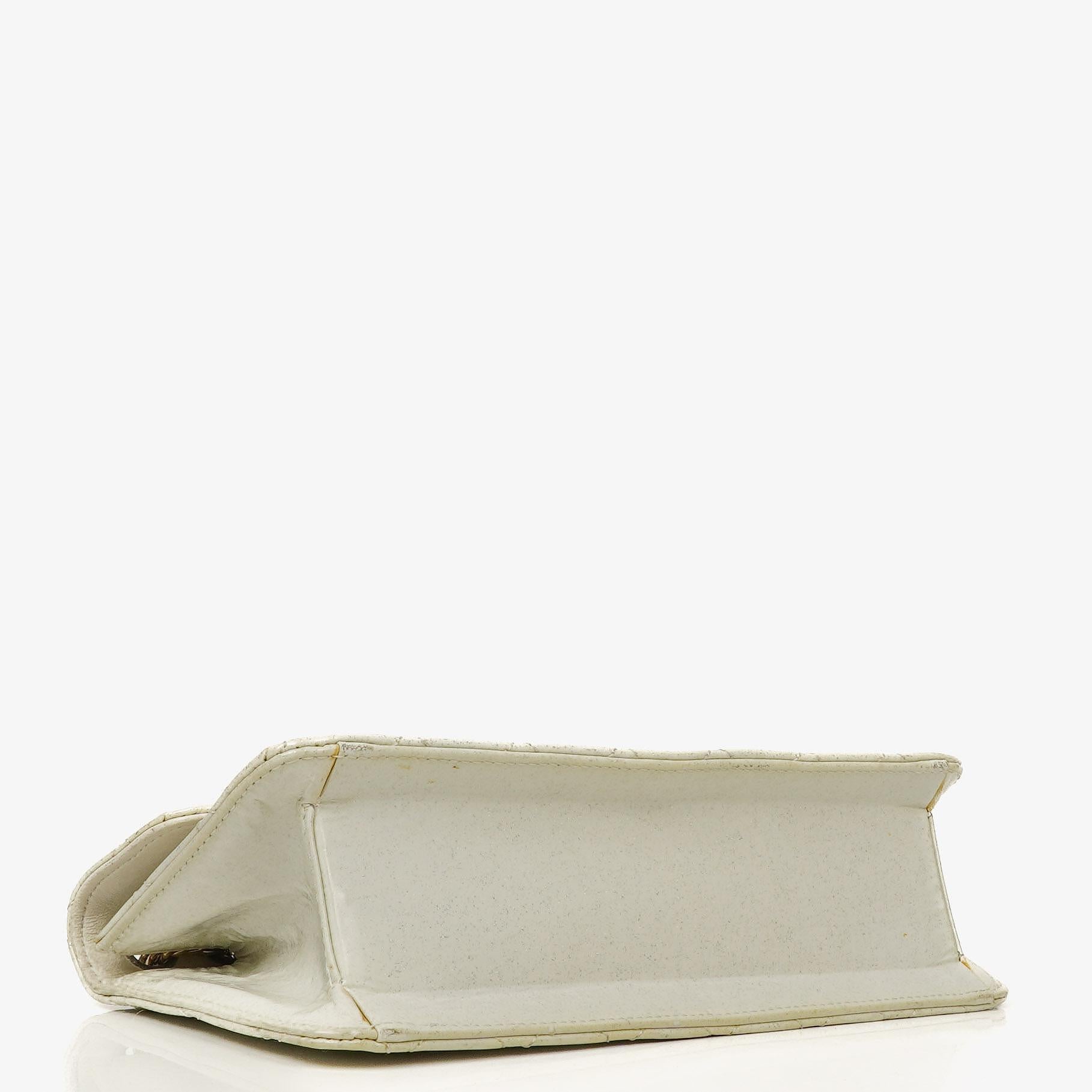 Chanel Evening Star East West Flap Bag aus weißem gestepptem Patentleder