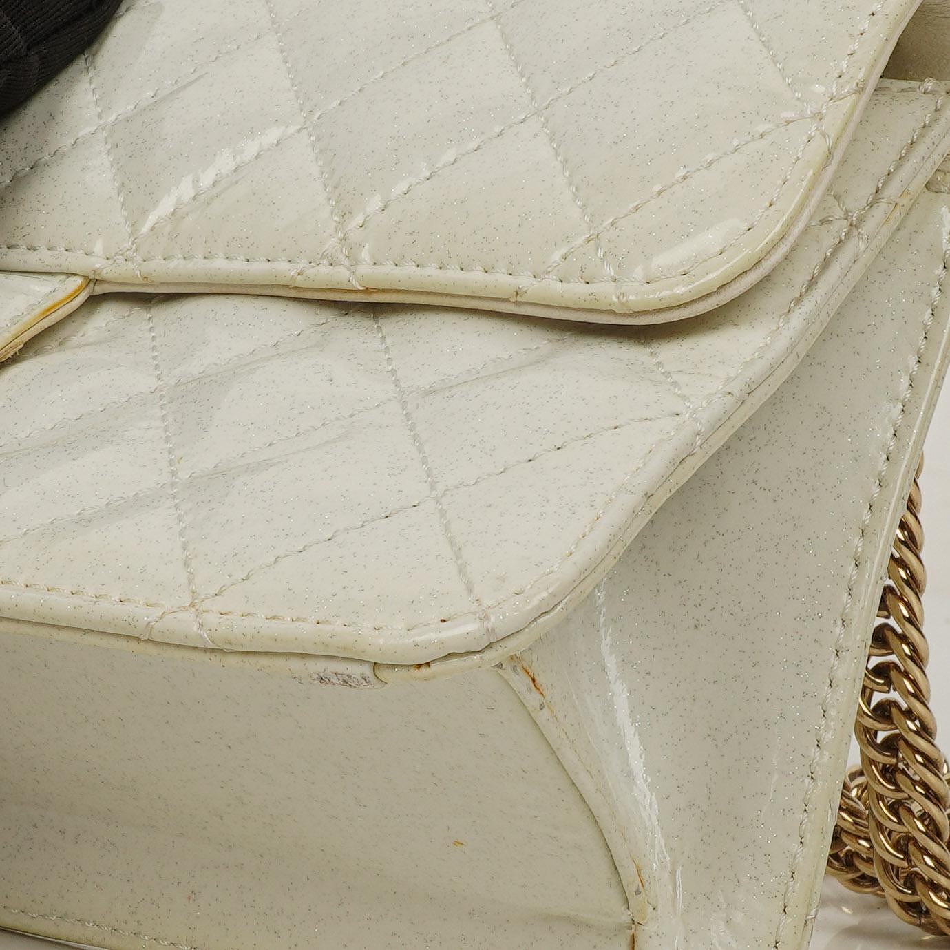 Chanel Evening Star East West Flap Bag aus weißem gestepptem Patentleder
