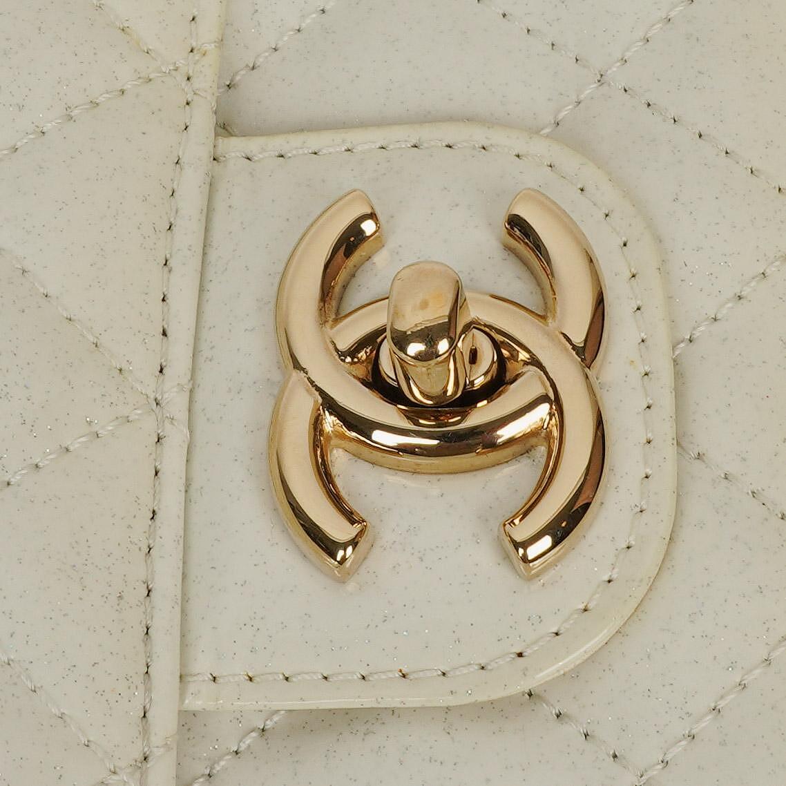 Chanel Evening Star East West Flap Bag aus weißem gestepptem Patentleder