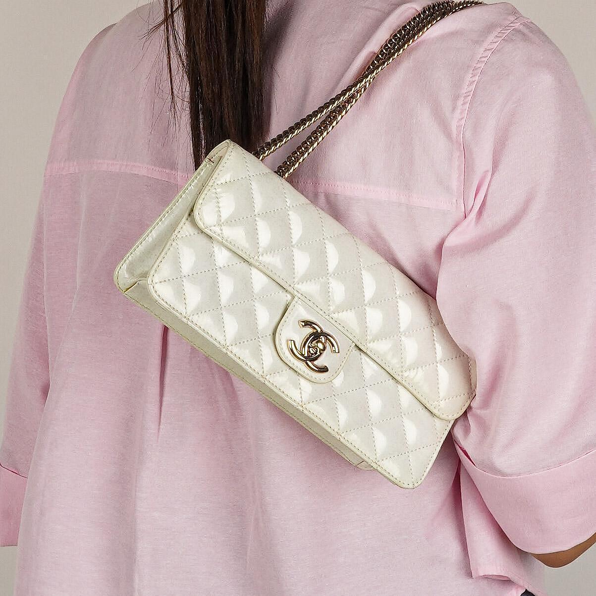Chanel Evening Star East West Flap Bag aus weißem gestepptem Patentleder