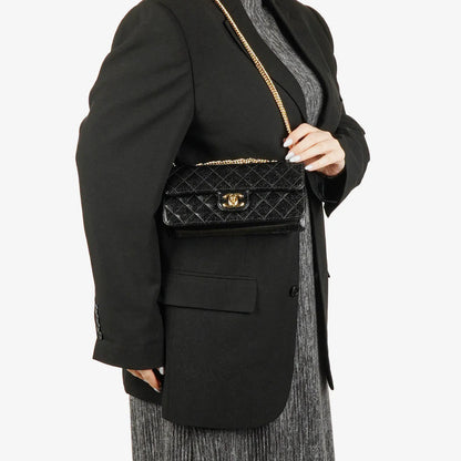 Chanel Evening Star East West Flap Bag aus gestepptem Glitzer-Lackleder