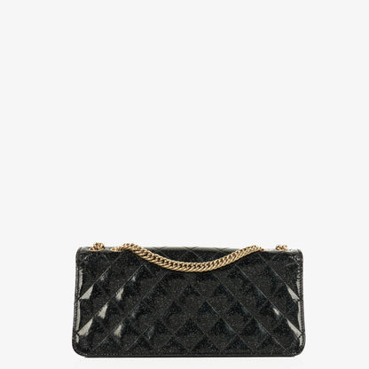 Chanel Evening Star East West Flap Bag aus gestepptem Glitzer-Lackleder