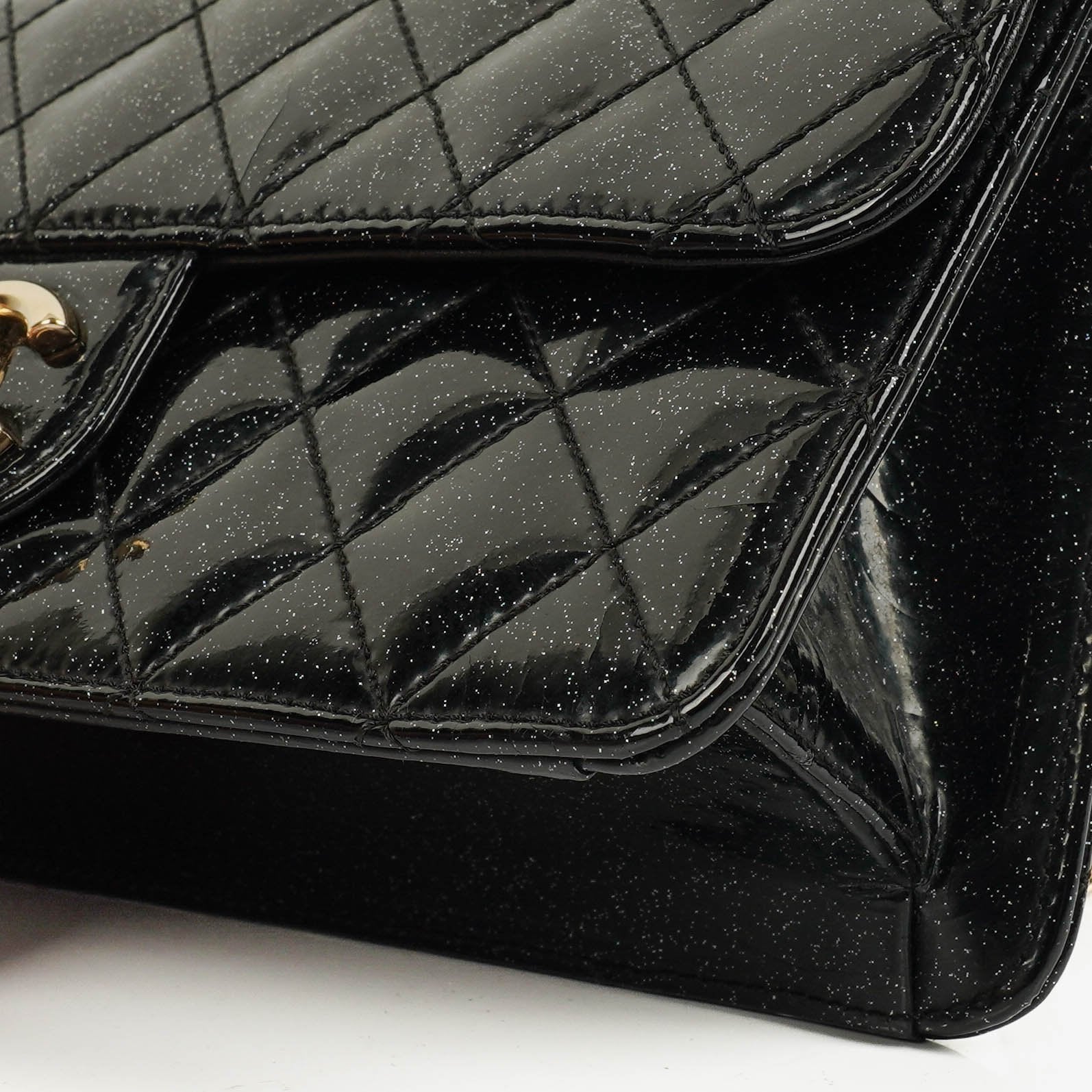 Chanel Evening Star East West Flap Bag aus gestepptem Glitzer-Lackleder