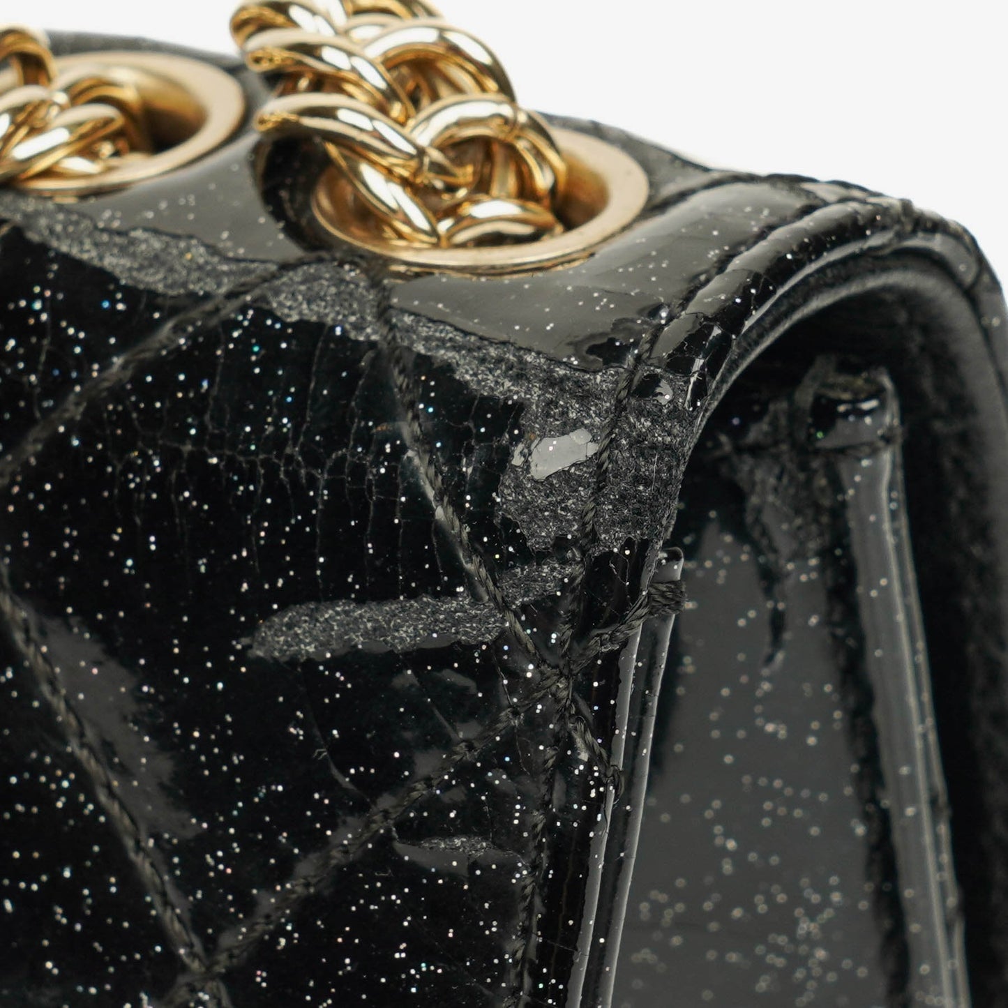 Chanel Evening Star East West Flap Bag aus gestepptem Glitzer-Lackleder