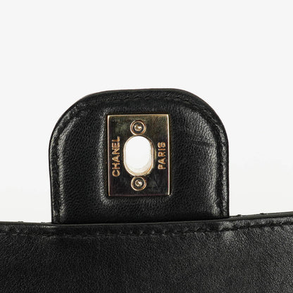 Chanel Evening Star East West Flap Bag aus gestepptem Glitzer-Lackleder