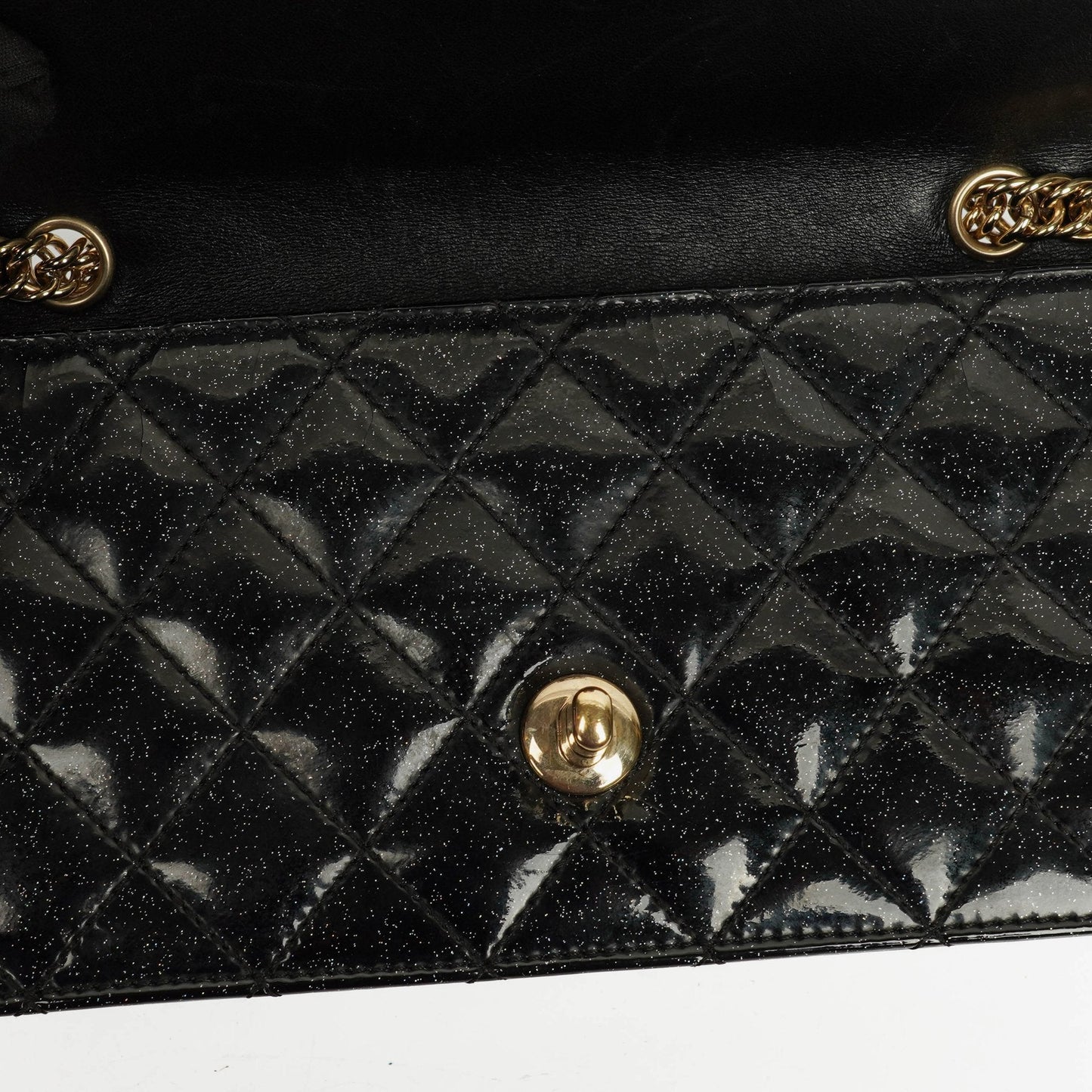 Chanel Evening Star East West Flap Bag aus gestepptem Glitzer-Lackleder