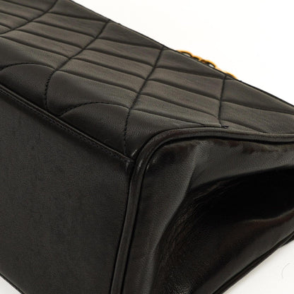 Chanel Flap Tasche Schwarz Gestepptes Lammleder Mit Ketten-Topgriff Und 24K Vergoldeten Beschlägen 1994-1996