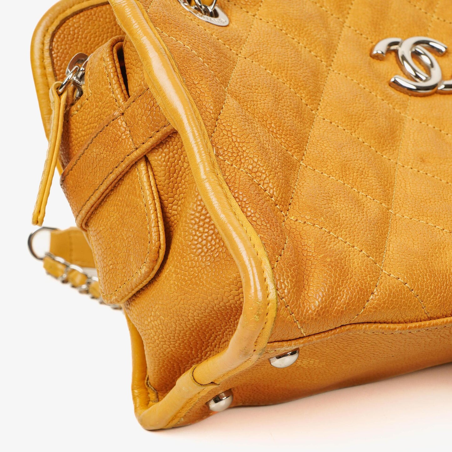 Chanel French Riviera Einkaufstasche aus ockerfarbenem gestepptem Kaviarleder