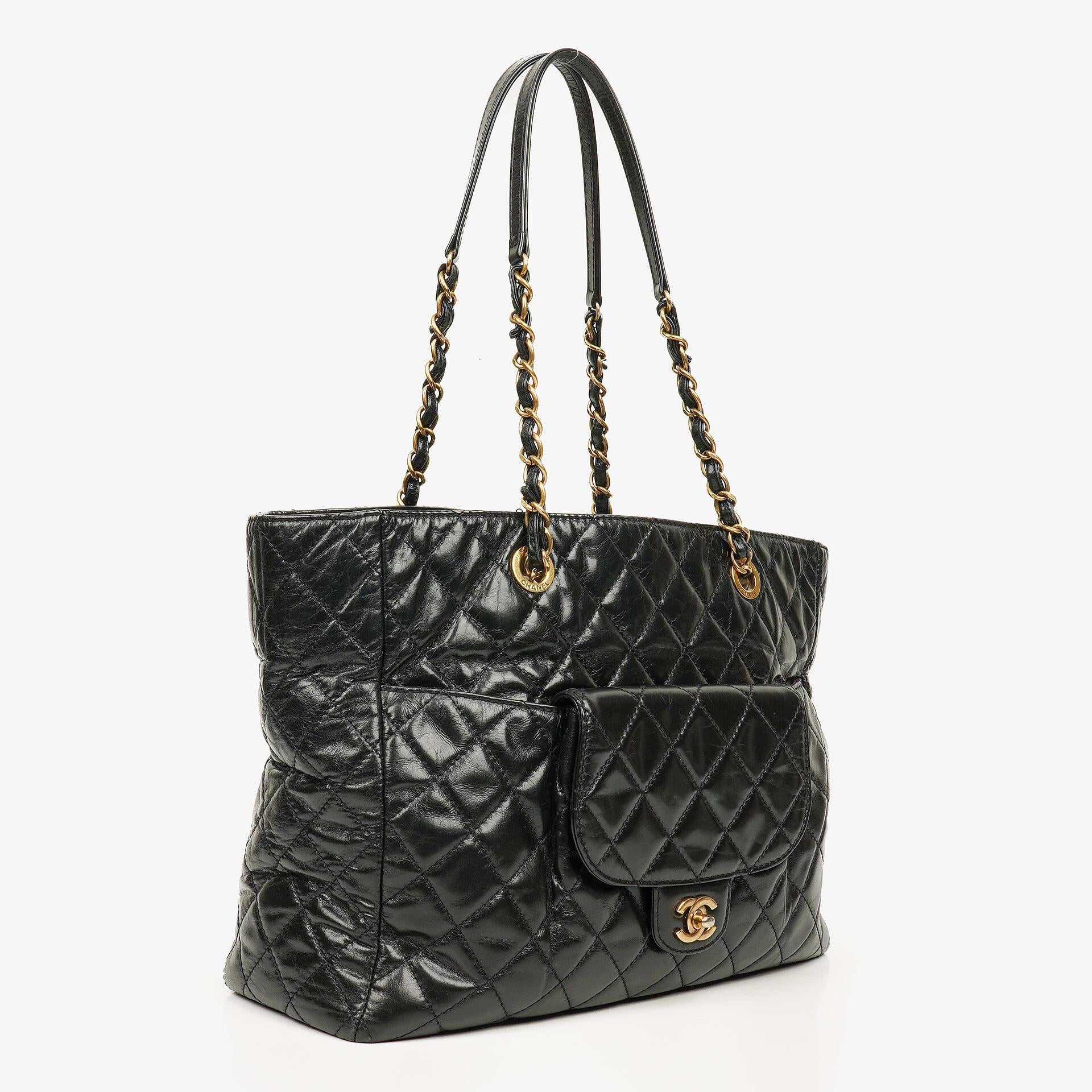 Chanel Große Tote Tasche mit Fronttasche aus glänzendem gestepptem Kalbsleder mit goldfarbenen Beschlägen 2014/2015