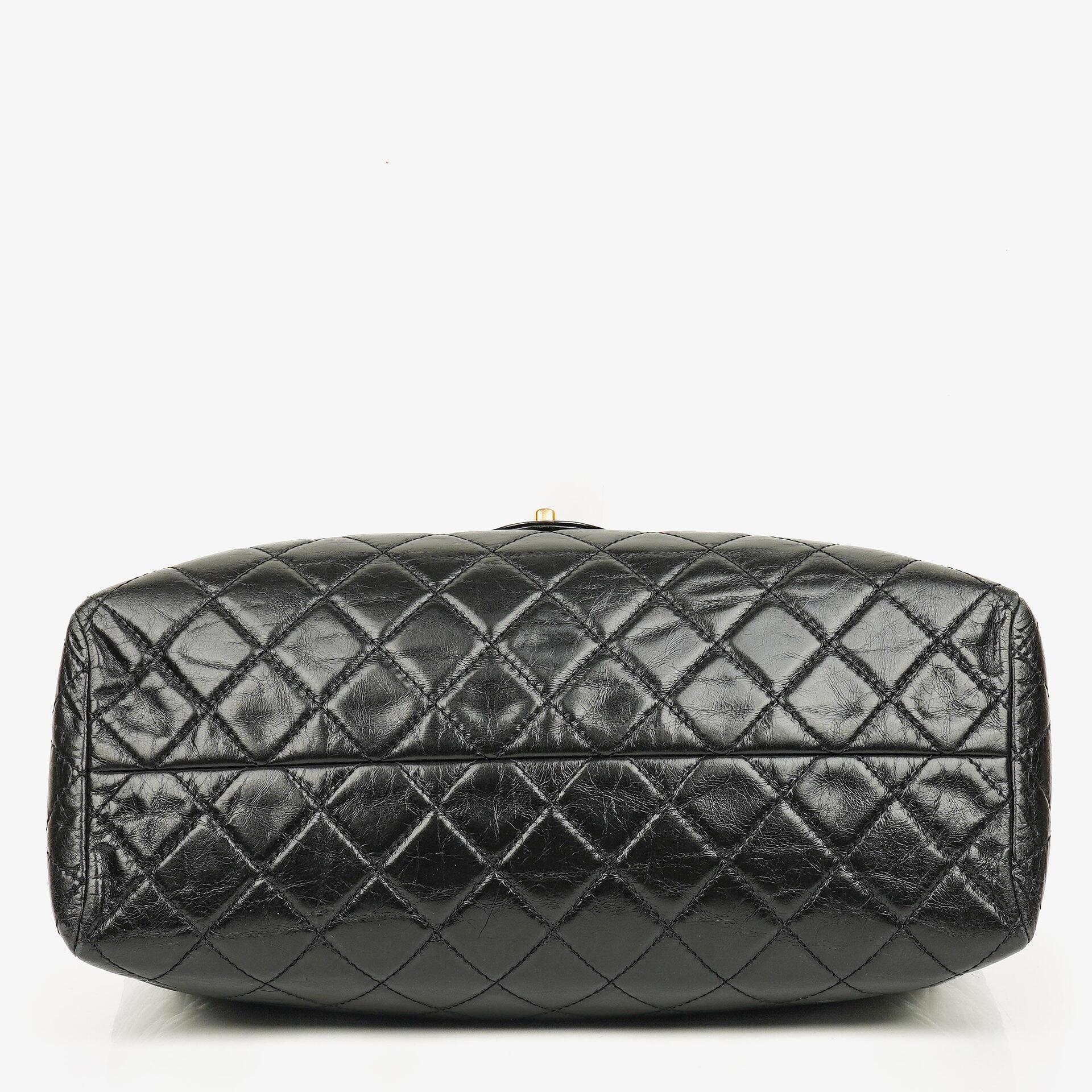 Chanel Große Tote Tasche mit Fronttasche aus glänzendem gestepptem Kalbsleder mit goldfarbenen Beschlägen 2014/2015