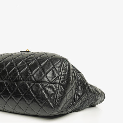 Chanel Große Tote Tasche mit Fronttasche aus glänzendem gestepptem Kalbsleder mit goldfarbenen Beschlägen 2014/2015