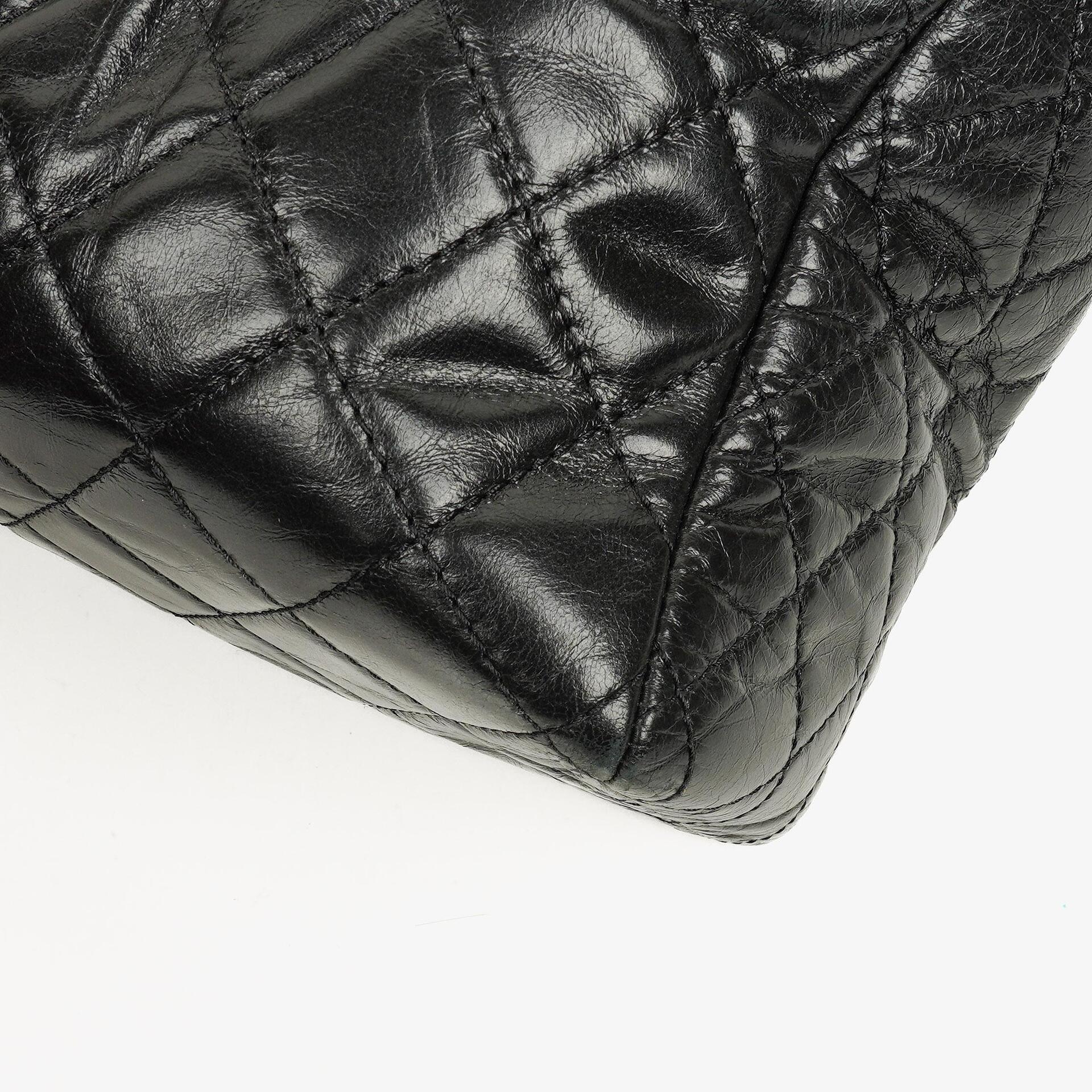 Chanel Große Tote Tasche mit Fronttasche aus glänzendem gestepptem Kalbsleder mit goldfarbenen Beschlägen 2014/2015