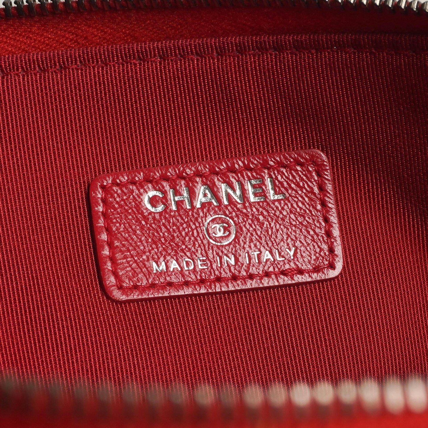Chanel Gabrielle Pouch Clutch, Grau gesteppte Wolle und marineblaues Kalbsleder