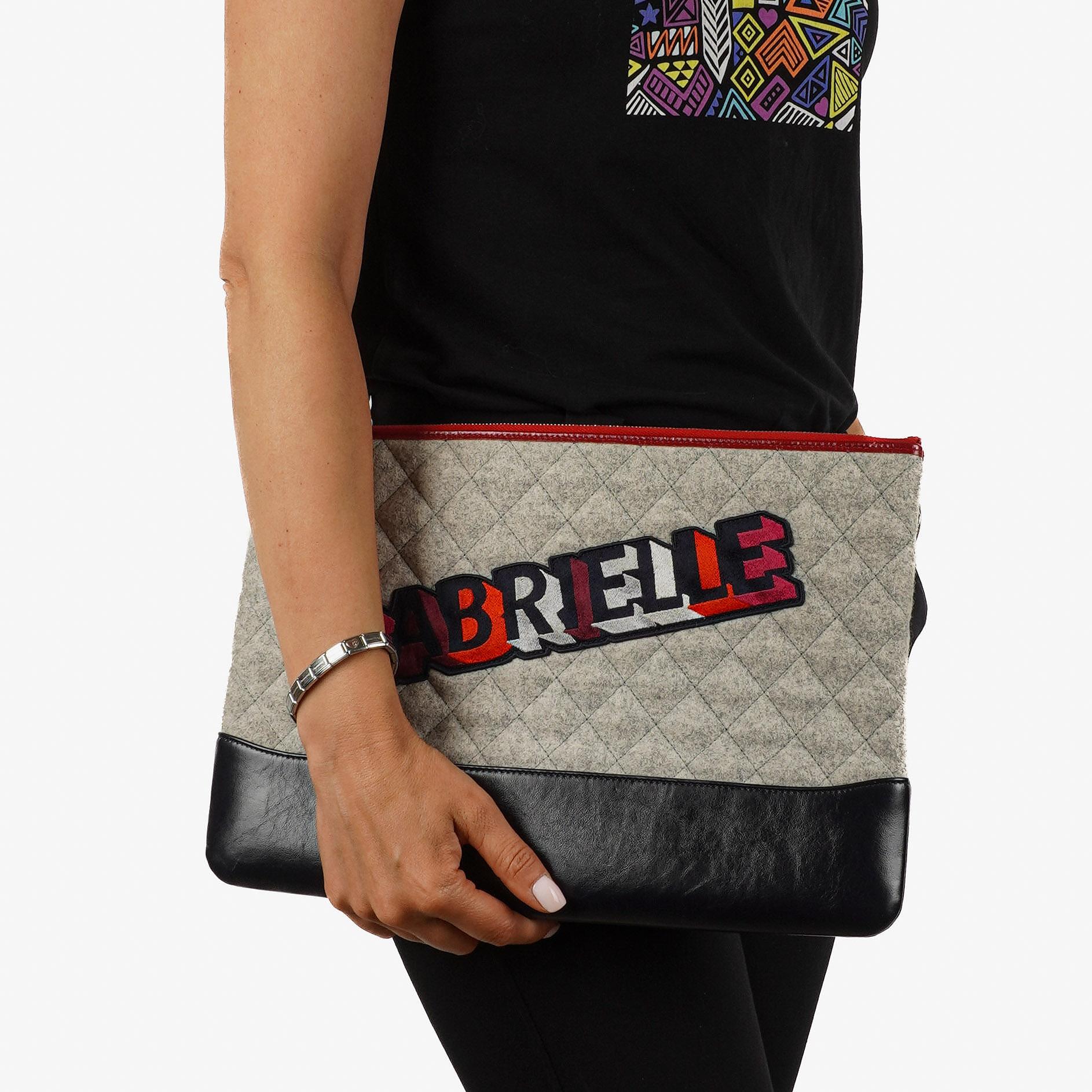 Chanel Gabrielle Pouch Clutch, Grau gesteppte Wolle und marineblaues Kalbsleder