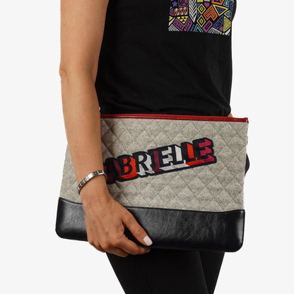 Chanel Gabrielle Pouch Clutch, Grau gesteppte Wolle und marineblaues Kalbsleder